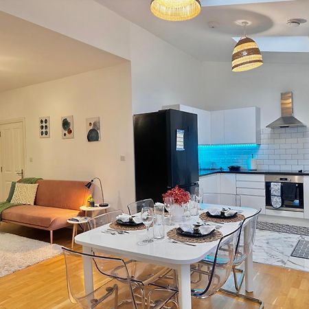 Modern 1-Bed Apt 30Min To Central London & Parking Esterno foto